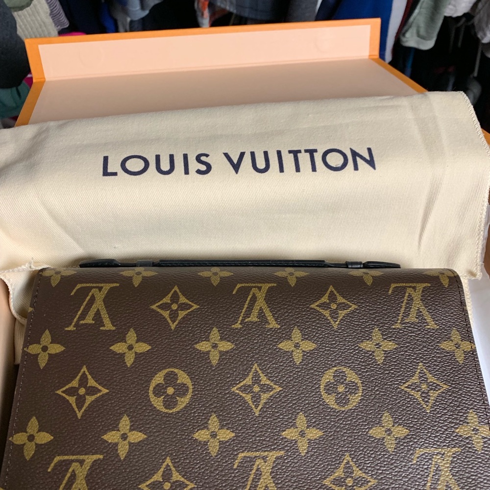 New Authentic LV Zippy Xl wallet